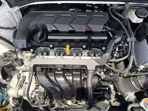 Used 2025 Hyundai Venue SEL FWD image 18