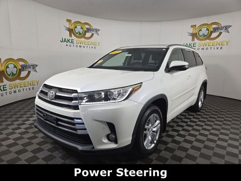 Used 2017 Toyota Highlander Limited Platinum image 4