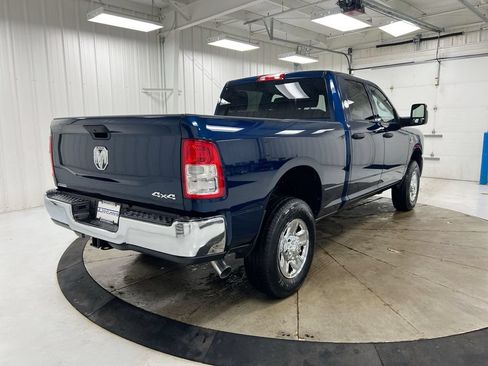 Used 2024 RAM 2500 Tradesman w/ Chrome Appearance Group AWD/4WD image 5