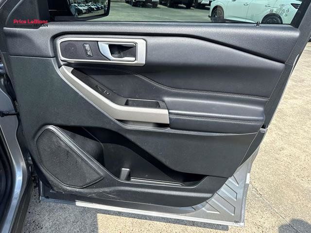 Used 2024 Ford Explorer XLT w/ Equipment Group 202A RWD image 14