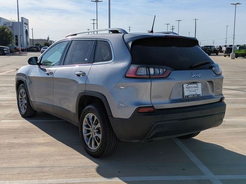 Certified 2019 Jeep Cherokee Latitude Plus w/ Comfort/Convenience Group image 5