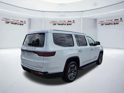 Used 2023 Jeep Wagoneer Series II AWD/4WD image 6