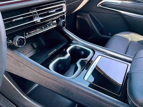 Used 2024 Chevrolet Traverse Z71 image 21