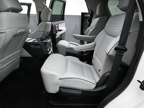 Used 2025 Ford Expedition Platinum w/ Platinum Ultimate Package AWD/4WD image 26