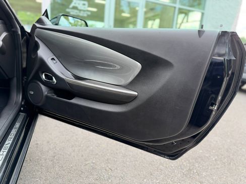 Used 2010 Chevrolet Camaro SS RWD image 29