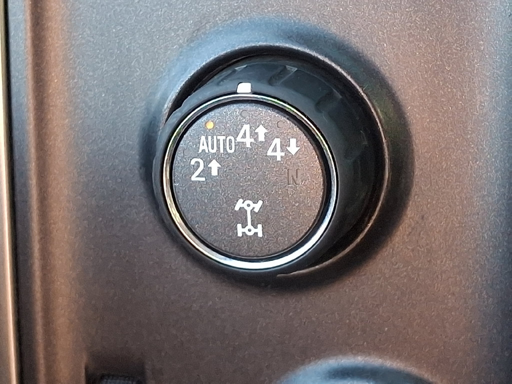 Used 2019 Chevrolet Silverado 1500 LT AWD/4WD image 24