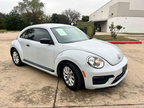 Used 2017 Volkswagen Beetle 1.8T Classic image 3