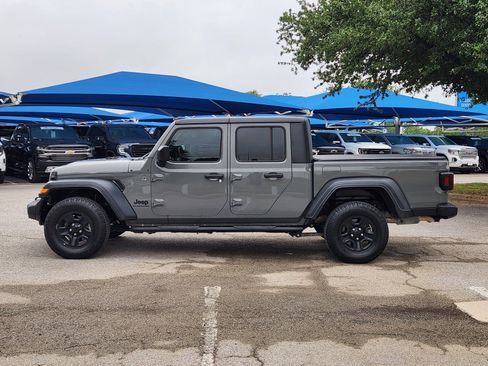 Used 2021 Jeep Gladiator Sport AWD/4WD image 3
