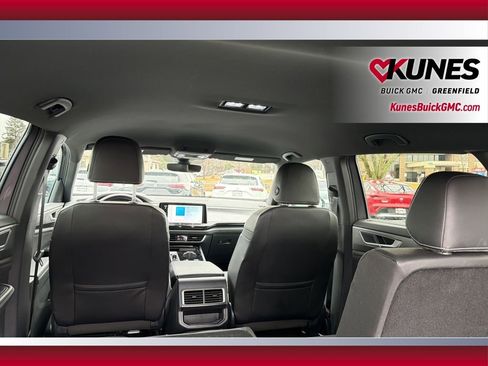 Used 2025 Volkswagen Atlas Cross Sport SE image 39