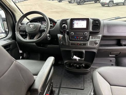 Used 2025 RAM ProMaster 2500 w/ Convenience Group FWD image 12