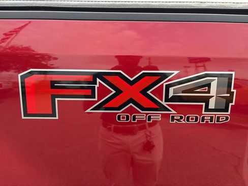 Used 2020 Ford F250 Lariat w/ Lariat Value Package AWD/4WD image 14