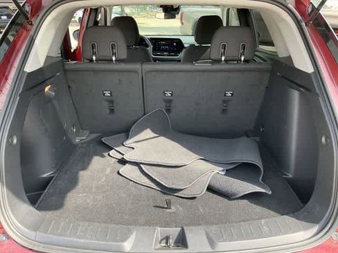 Used 2025 Chevrolet TrailBlazer LT FWD image 15