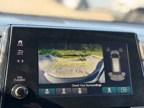 Used 2023 Honda Odyssey Elite image 11