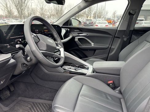Used 2025 Audi Q5 Premium Plus w/ Premium Plus image 16