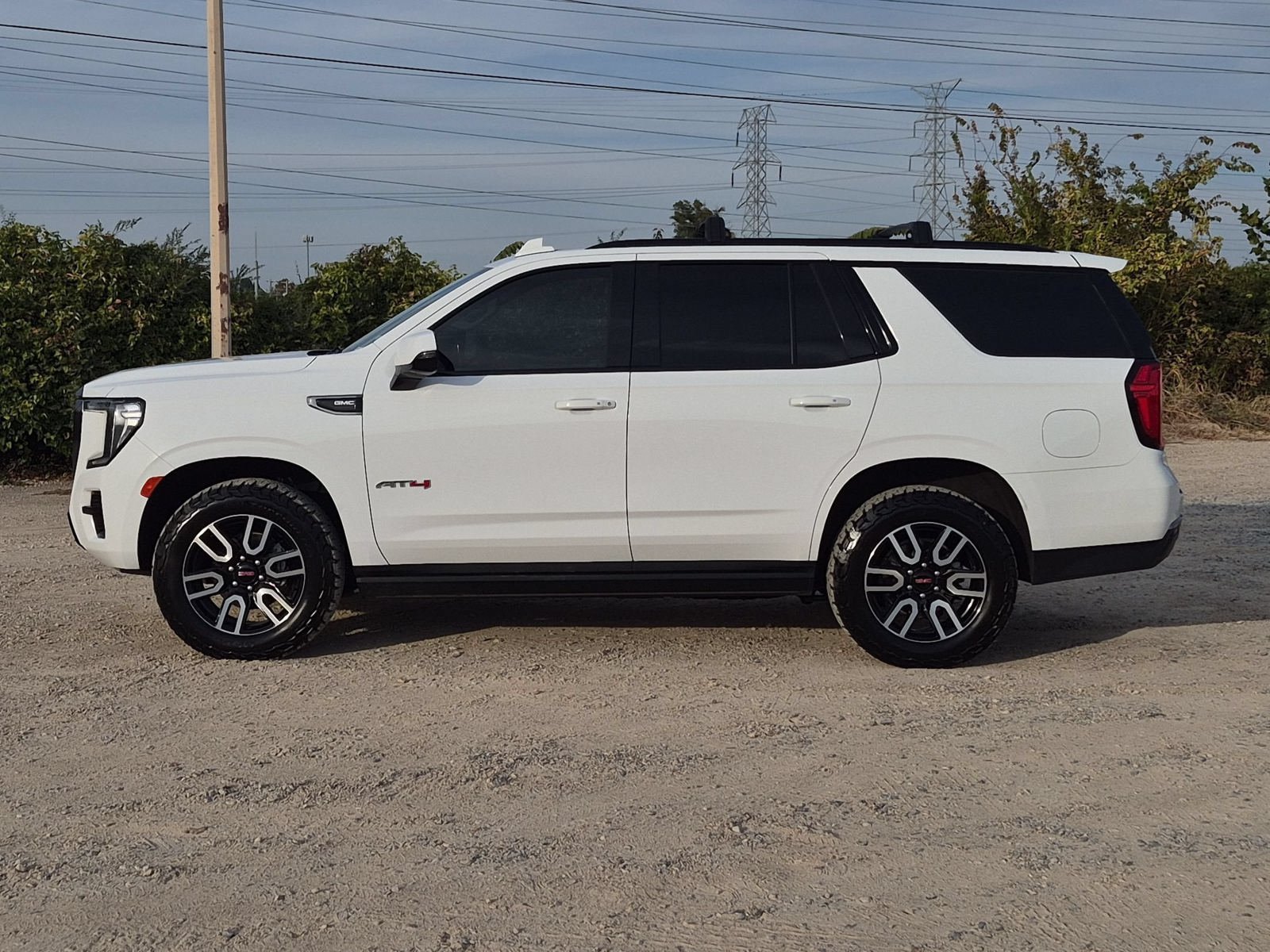 Used 2023 GMC Yukon AT4 w/ LPO, Floor Liner Package AWD/4WD image 2