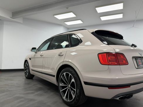 Used 2019 Bentley Bentayga AWD/4WD image 22