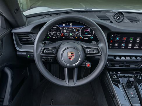 Used 2025 Porsche 911 Carrera RWD image 30