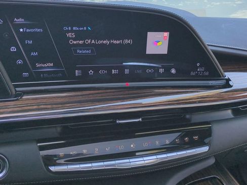 Certified 2023 Cadillac Escalade ESV Premium Luxury w/ Performance Package AWD/4WD image 14