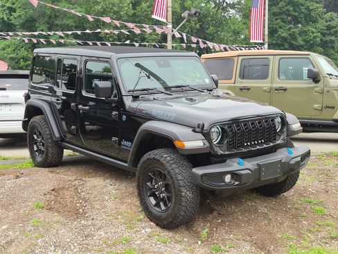Used 2024 Jeep Wrangler Unlimited AWD/4WD image 4