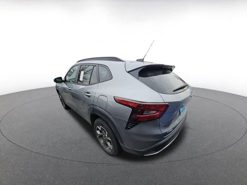 Used 2025 Chevrolet Trax LT image 5