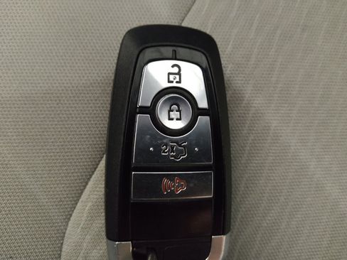 Used 2019 Ford Fusion SE w/ Equipment Group 151A FWD image 32