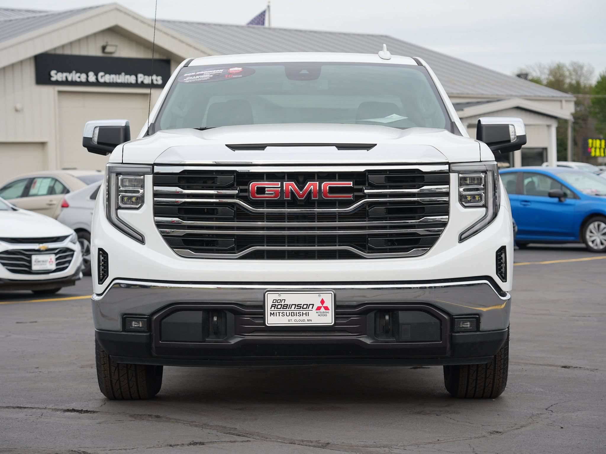 Used 2025 GMC Sierra 1500 SLT AWD/4WD image 9