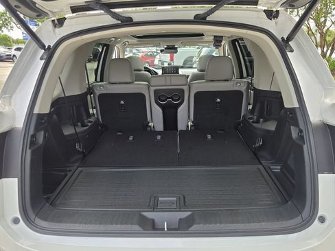 Used 2023 Honda Pilot Touring image 16