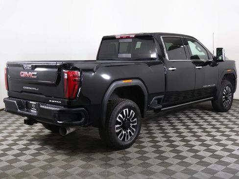 Used 2024 GMC Sierra 3500 Denali Ultimate image 15