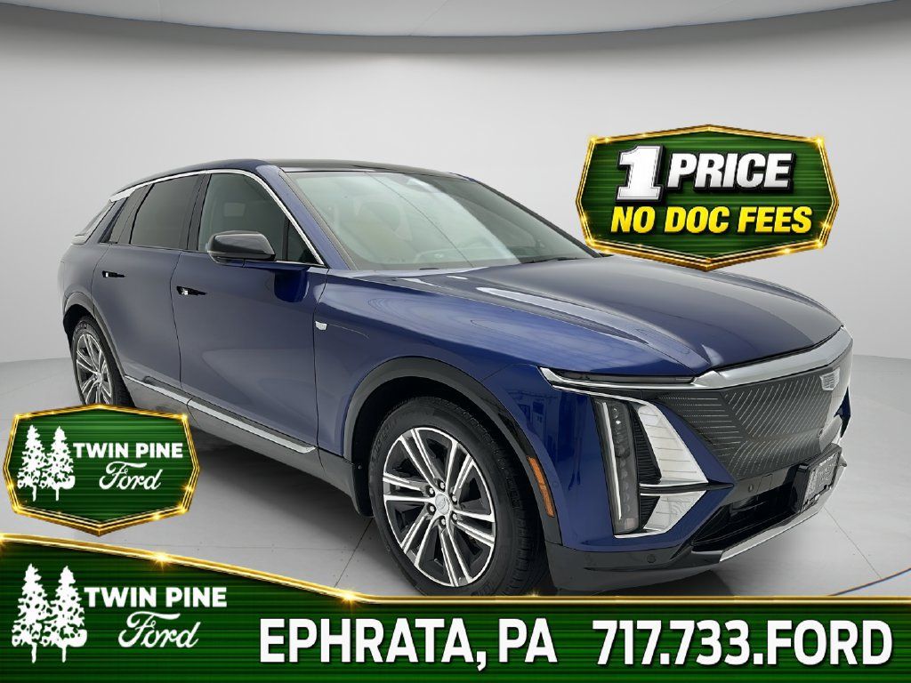 Used 2024 Cadillac Lyriq Luxury w/ LPO, Floor Liner Package AWD/4WD image 1