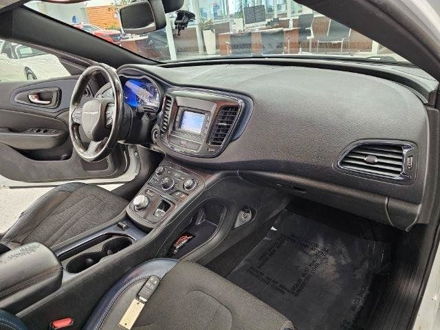Used 2015 Chrysler 200 S w/ Comfort Group FWD image 8