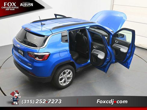 Used 2024 Jeep Compass Latitude w/ Convenience Group image 37