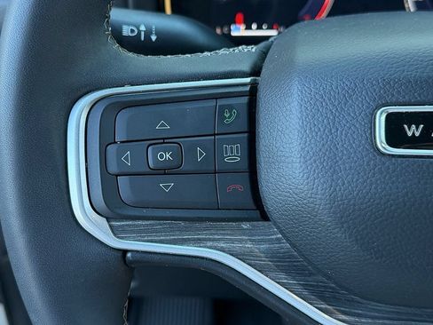Used 2024 Jeep Wagoneer L Series III w/ Flexible Seating Group AWD/4WD image 21