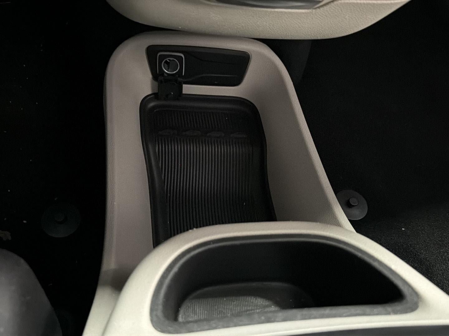 Used 2024 Chrysler Pacifica Limited FWD image 23