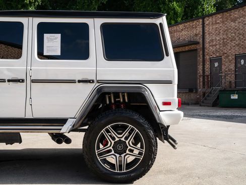 Used 2017 Mercedes-Benz G 550 Squared image 5