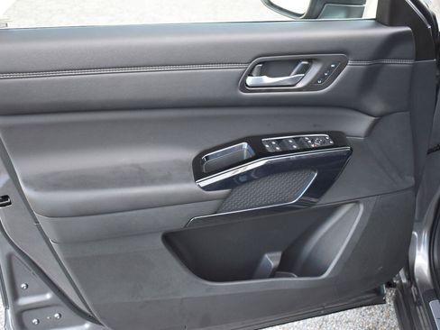 New 2026 Nissan Pathfinder Platinum w/ Accent Package FWD image 25