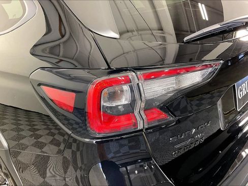 Used 2025 Subaru Outback Onyx Edition AWD/4WD image 39