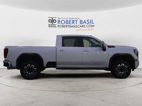 Used 2024 GMC Sierra 3500 Denali Ultimate image 6
