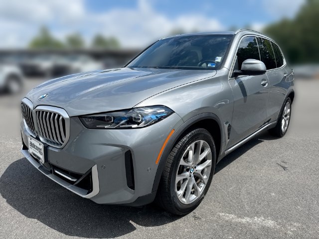 Used 2024 BMW X5 xDrive40i w/ Premium Package AWD/4WD image 1