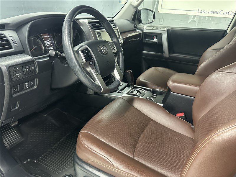Used 2022 Toyota 4Runner Limited AWD/4WD image 2