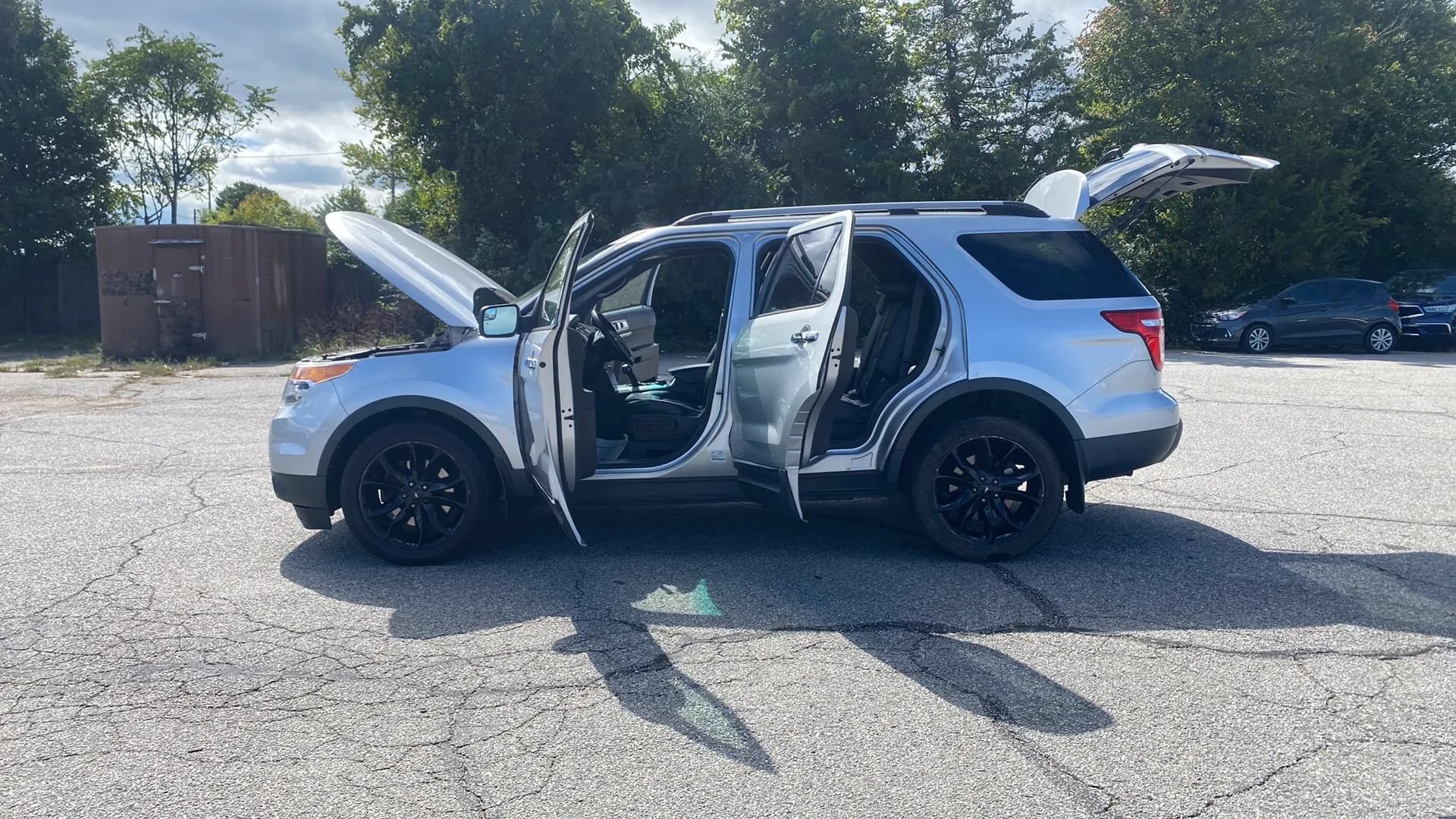 Used 2015 Ford Explorer XLT w/ Equipment Group 202B AWD/4WD image 6