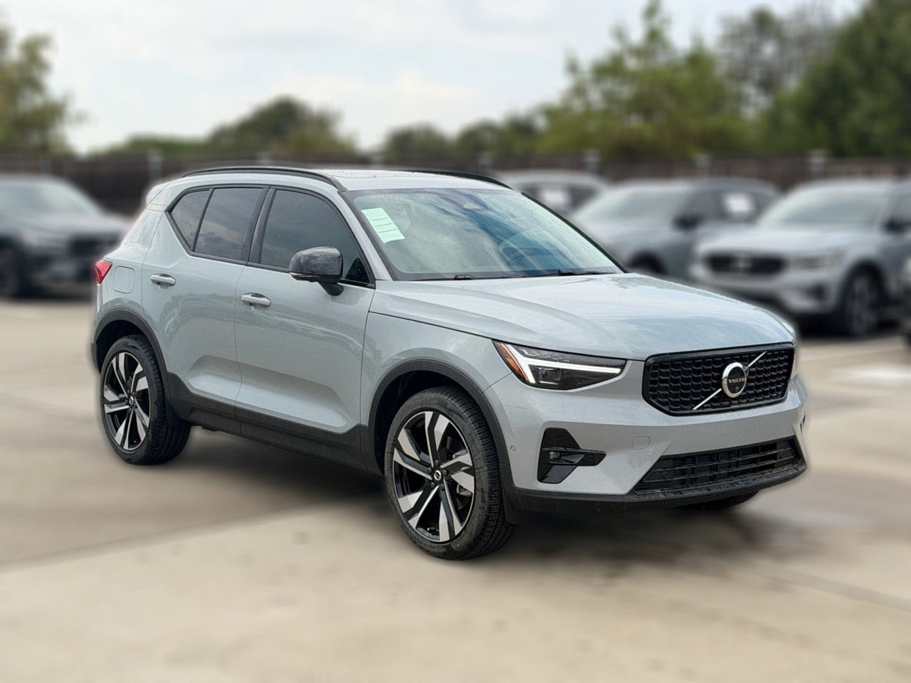 New 2026 Volvo XC40 B5 Ultra w/ Protection Package Premier AWD/4WD image 4