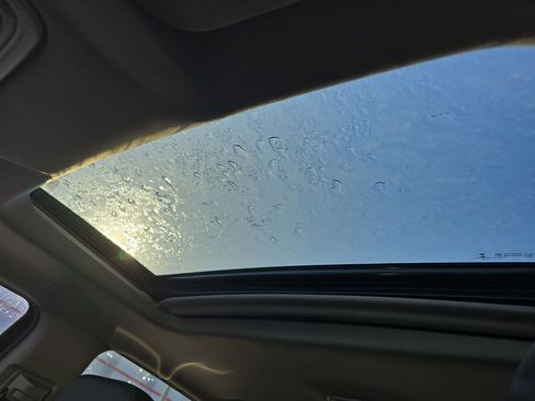 Used 2022 Chevrolet Silverado 1500 LTZ w/ Technology Package image 33