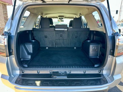 Used 2018 Toyota 4Runner 4WD image 9