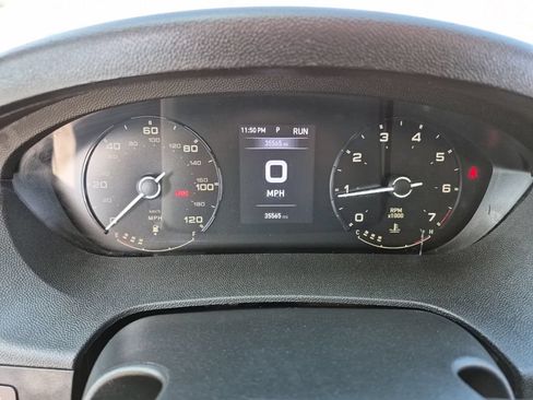 Used 2025 RAM ProMaster 2500 w/ Convenience Group FWD image 11