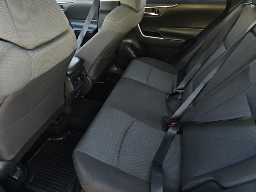 Used 2025 Toyota RAV4 XLE FWD image 11
