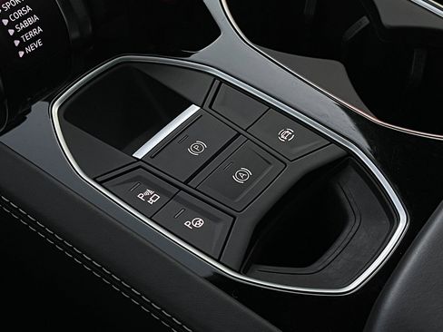 Used 2021 Lamborghini Urus image 49