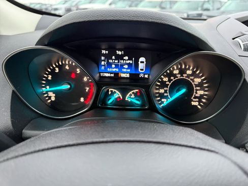 Used 2017 Ford Escape SE FWD image 3