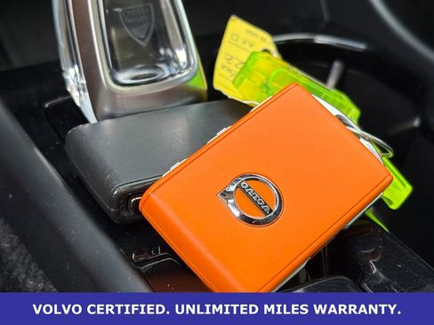 Certified 2025 Volvo XC40 B5 Plus AWD/4WD image 39