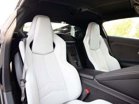 Used 2021 Chevrolet Corvette Stingray Preferred Cpe w/ Z51 Performance Package RWD image 19