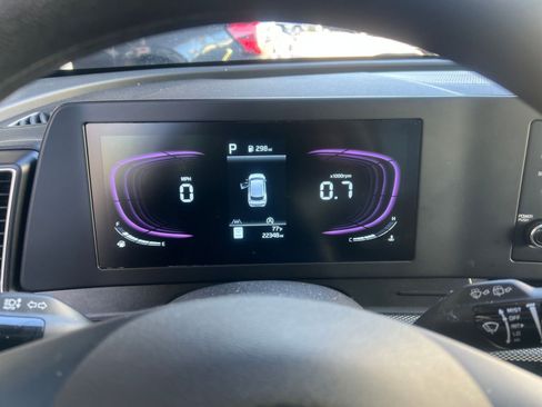 Used 2025 Kia Sportage LX image 40